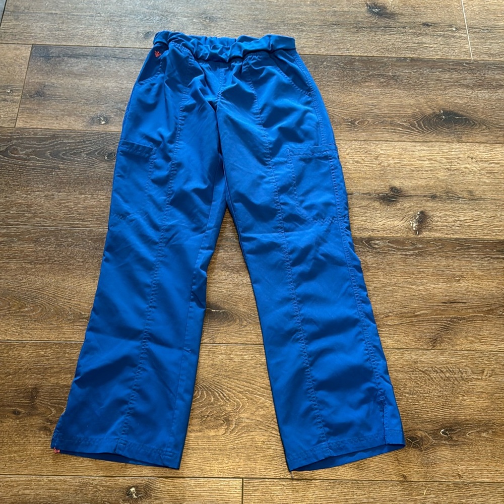 Med couture scrub pants‎ small